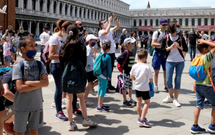 Italia cierra las escuelas en las zonas más afectadas por el coronavirus