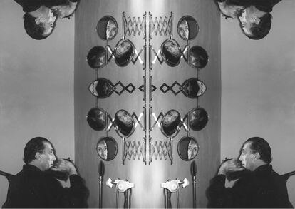 'Disparos sobre la propia obra', performance realizada por Javier Utray en la galería Cruce. 