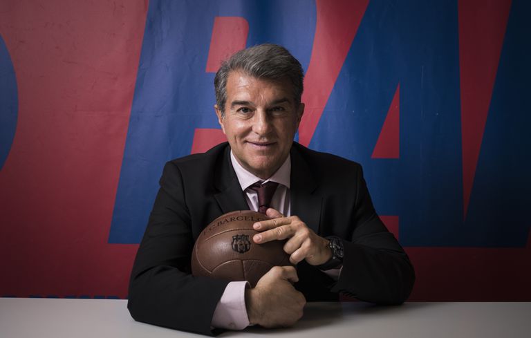 Laporta posa para la entrevista.