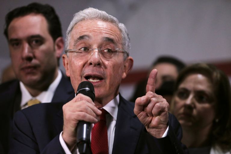 El expresidente Álvaro Uribe luego de una audiencia en la Corte Suprema de Justicia, en octubre de 2019.