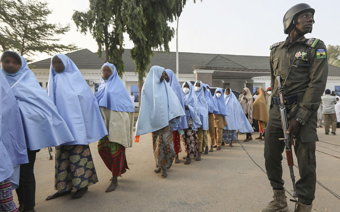 Las autoridades anuncian la liberación de las casi 300 niñas secuestradas en Nigeria