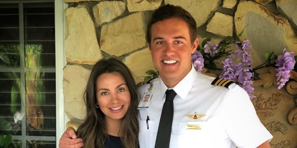 Licenciatura: Kelley Flanagan oficialmente saliendo después de Peter Weber Split