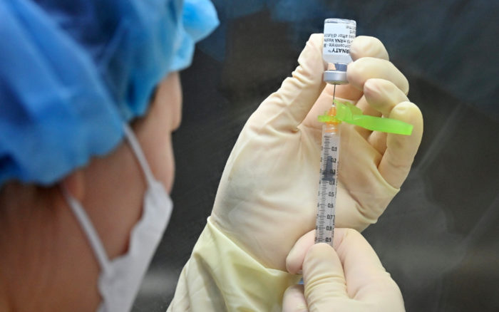 Pfizer y BioNTech lanzan ensayo de vacuna anti-Covid en niños menores de 12 años