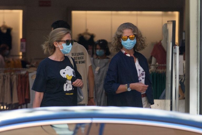 Las Infantas Cristina y Elena, en una imagen de octubre pasado.