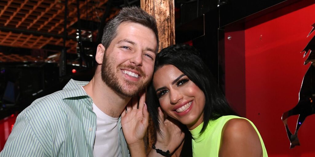 Prometido de 90 días: Larissa aturde en vestido de novia, se burla del matrimonio con Eric