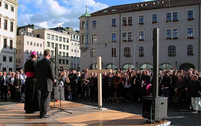 Se revela grupo de sacerdotes en Austria contra El Vaticano; bendecirá uniones homosexuales