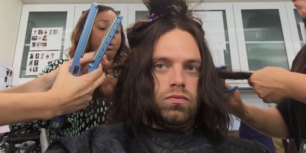 Sebastian Stan celebra el cumpleaños de Bucky Barnes con una imagen de BTS de Civil War
