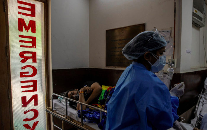 Casos diarios de Covid en India superan los 400 mil mientras empeora la segunda ola