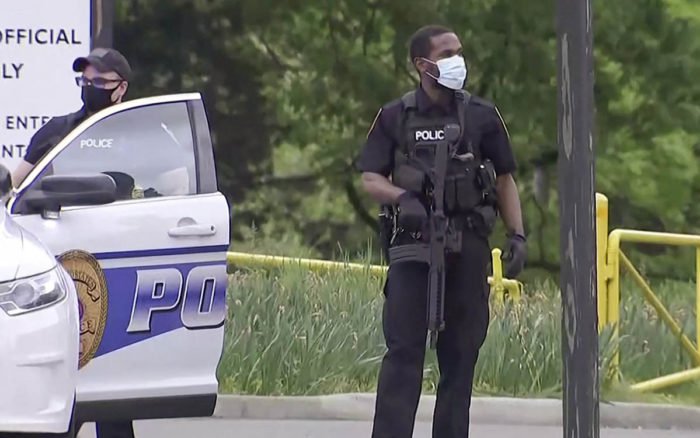 El FBI confirma la muerte de un hombre tiroteado por agentes frente a la sede de la CIA en Langley