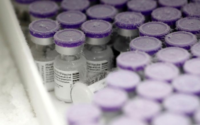 Apoya EU liberar patentes para las vacunas contra Covid-19