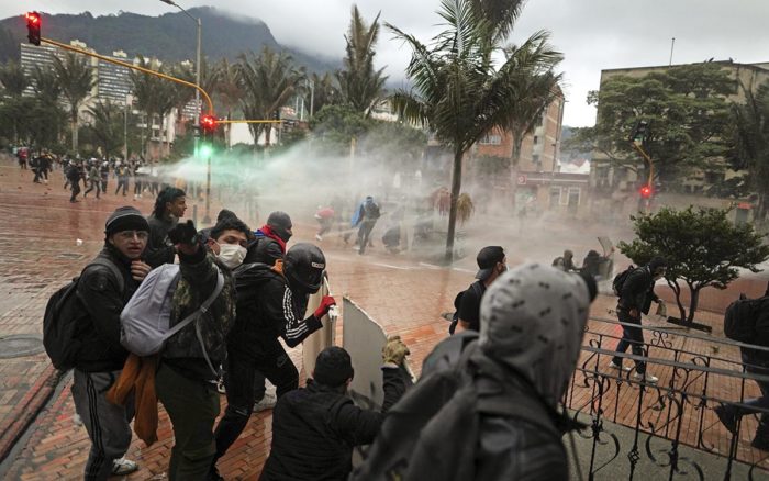 Organizaciones denuncian 40 fallecidos durante las protestas en Colombia