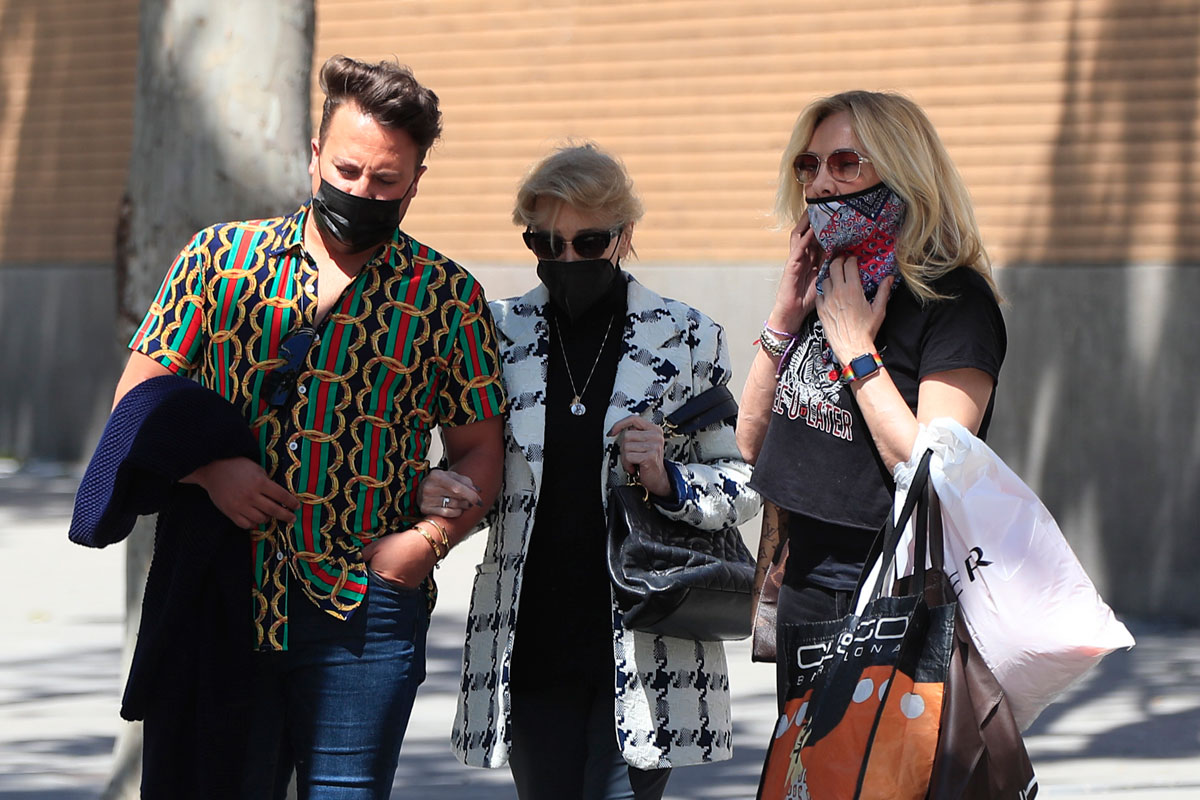 Mila Ximénez reaparece para disfrutar de una comida con amigos