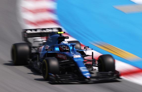 Esteban Ocon, al volante de su Alpine