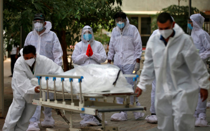 Continúa en India la tragedia por Covid-19: más de 4 mil muertes en 24 horas