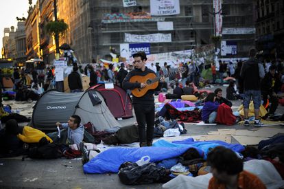 La acampada de la Puerta del Sol, a primera hora del 21 de mayo.