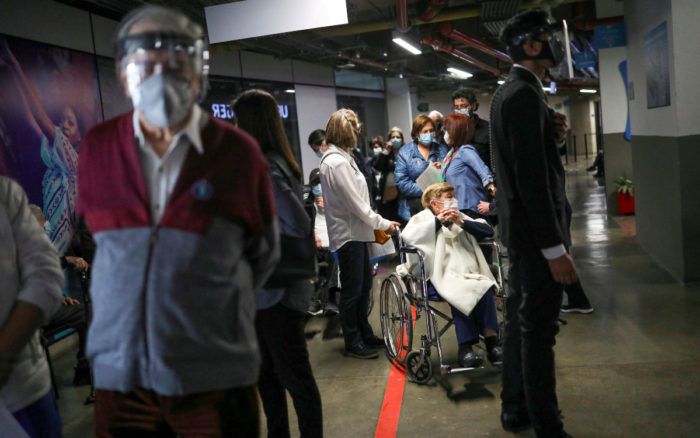 Entre súplicas y con las UCI casi llenas, Colombia supera las 80 mil muertes por Covid-19