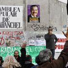 Asamblea popular de miembros del movimiento ciudadano 15M en el barrio de Carabanchel.