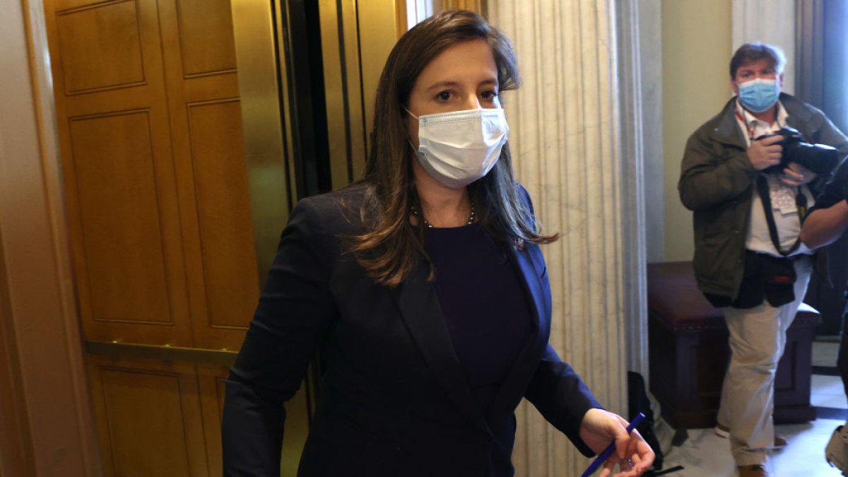 Cámara Baja: republicanos votan a favor de defensora de Trump en puesto de liderazgo