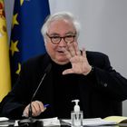 El ministro de Universidades, Manuel Castells, durante una rueda de prensa en el Palacio de la Moncloa, a 12 de mayo de 2021 en Madrid (España). Los titulares de Educación y de Universidades ofrecen este miércoles una rueda de prensa conjunta para informar sobre los diferentes planes, medidas y compromisos que han adquirido los dos ministerios para el Plan de Recuperación, Transformación y Resiliencia. El plan, con el que se utilizarán los 140.000 millones de euros de los fondos europeos hasta 2026, tiene como objetivo avanzar en la recuperación tras la crisis del coronavirus y aprovechar la oportunidad para modernizar y digitalizar la economía.
12 MAYO 2021;GOBIERNO;PLAN DE RECUPERACIÓN;UNIÓN EUROPEA;FONDOS EUROPEOS
EUROPA PRESS/O.CAÑAS.POOL
12/05/2021