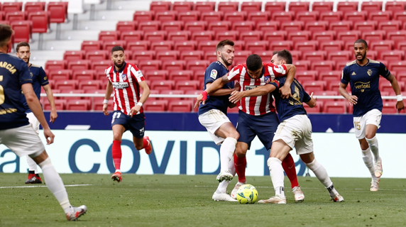 La secuencia del penalti a Luis Suárez que escama al Atlético de Madrid.