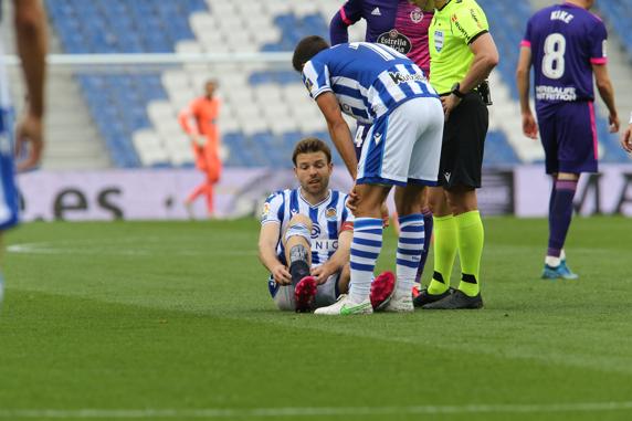 Illarramendi explica a Oyarzabal dónde ha sufrido la lesión