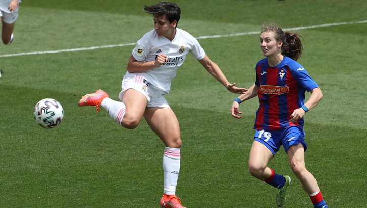 Se cuela un comentario indignante en el Real Madrid-Eibar: “Estas feminazis...” Se cuela un comentario indignante en el Real Madrid-Eibar: “Estas feminazis...”
