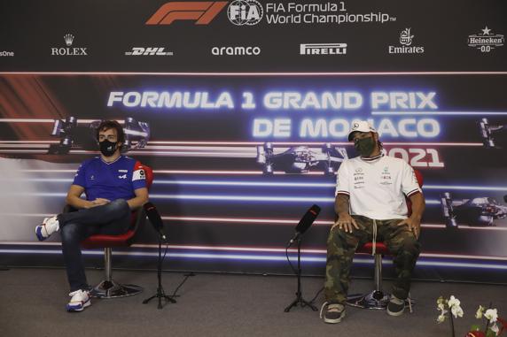 Alonso compartió rueda de prensa con Hamilton