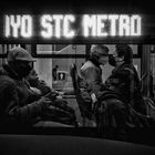 Usuarios de la linea 12 del metro viajan en autobuses improvisados por el gobierno de  Ciudad de México para poder ofrecer un servicio de transporte ante el paro de la linea 12  consecuencia del accidente ocurrido el 03 de mayo de 2021. 