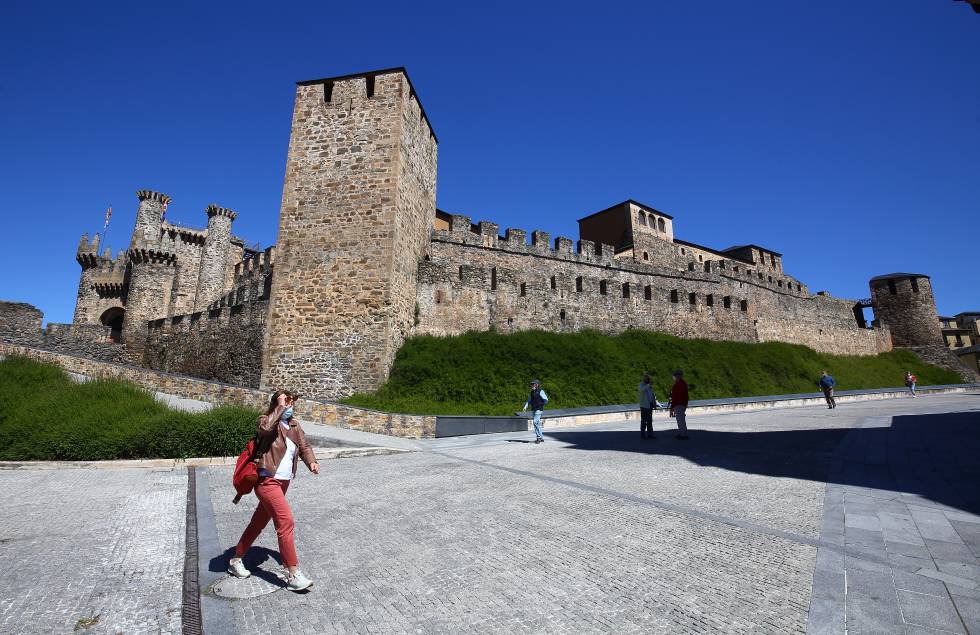 El castillo de los Templarios es un símbolo de Ponferrada y también aparece en el escudo del equipo local, fundado en 1922.