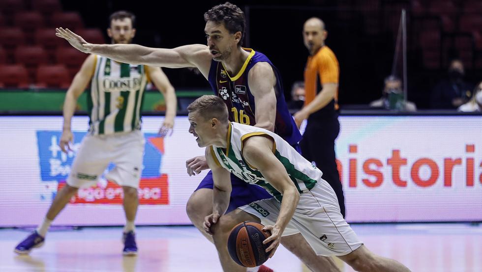 69-79: El Valencia se aprovecha del desgaste del Real Madrid