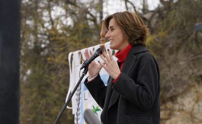 Marcela Cubillos Sigall: abogada, política y panelista de televisión, militó en contra de la reforma de la Constitución.