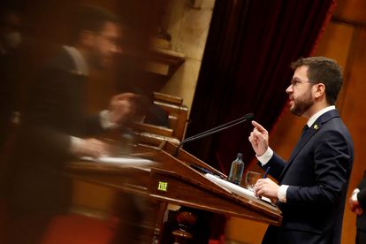 Pere Aragonès durante la segunda jornada del debate de su investidura en el Parlament.