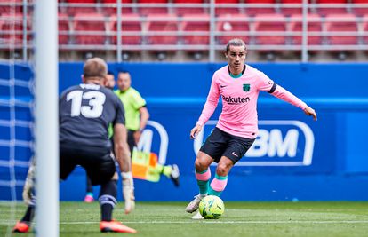 Griezmann, durante el encuentro ante el Eibar.