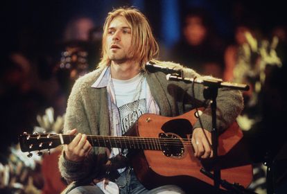 Kurt Cobain en un concierto MTV Unplugged en los estudios de Sony en Nueva York, 1993.