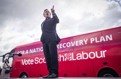 El ex primer ministro del Reino Unido, el laborista escocés Gordon Brown, durante un acto de campaña este miércoles en Glasgow.