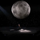 Blas Cantó interpreta 'Voy A Quedarme' durante el Festival de la Canción Eurovisión en Roterdam, Holanda.