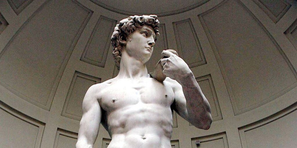 Jugador de Valheim hace un busto de David usando solo soportes para artículos