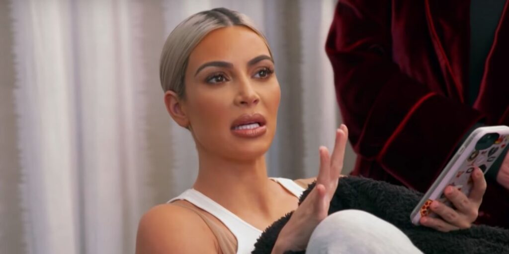 KUWTK: Kim arroja una gran sombra sobre el nuevo atuendo de Dior de Khloe en IG