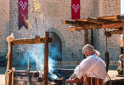 En los cuatro poblados históricos del parque hay más de 20 mesones y casonas, puestos y talleres en los que adquirir productos artesanales y locales.