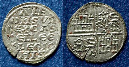 Dos monedas del reinado de Alfonso VIII pertenecientes al tercer tesoro hallado en Calatrava La Vieja.