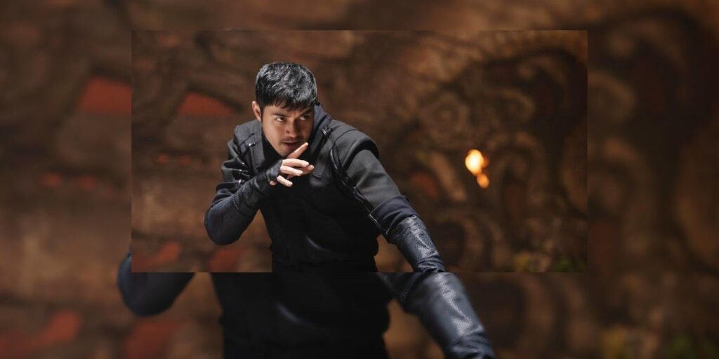 La imagen de la película Snake Eyes muestra a Henry Golding preparándose para la pelea