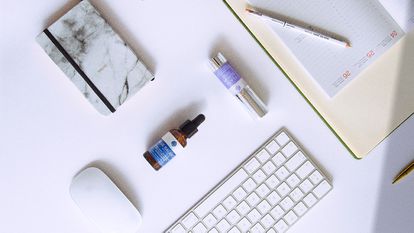 El sérum Blue Balance de Segle Clinical es uno de los últimos lanzamientos destinados a combatir los efectos de la luz azul en el rostro.