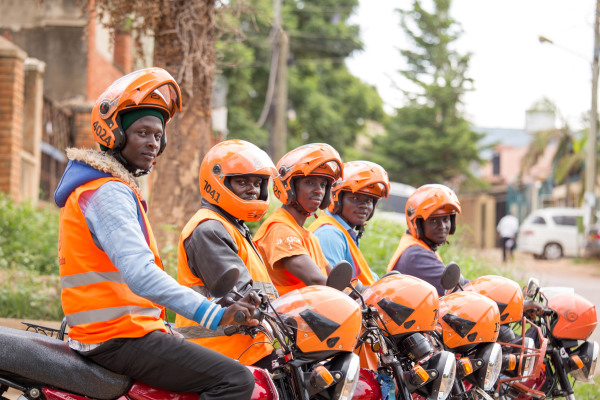 Las guerras de motociclistas en Nigeria y Uganda son de SafeBoda para perder