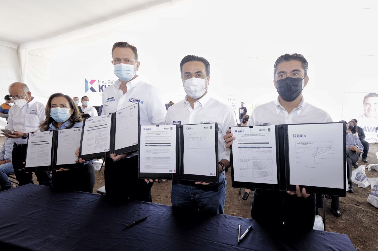 Luis Nava firma compromisos por el medio ambiente