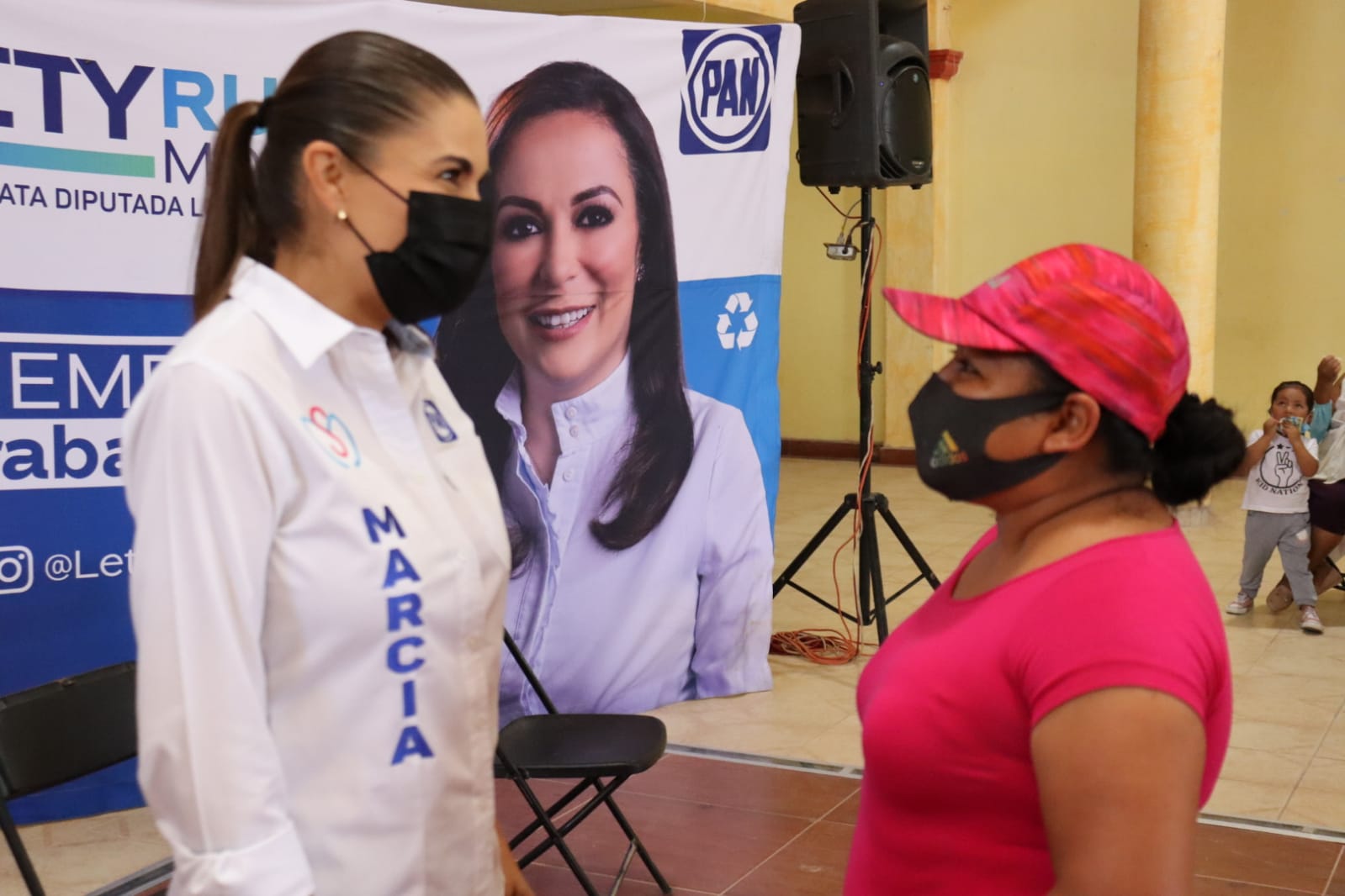 Marcia Solórzano recibe respaldo del Distrito Federal 02