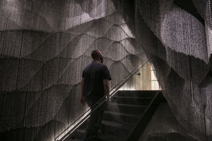 Una de las escaleras creadas en la Casa Batlló para crear una nueva circulación en este edificio de Gaudí.