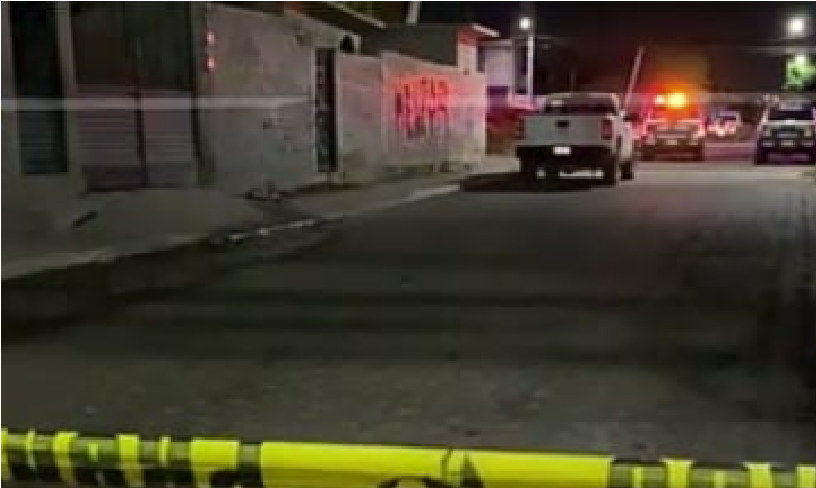 Matan y linchan a delincuente, lo mataron a tabicazos, entró a robar a una casa, en Querétaro