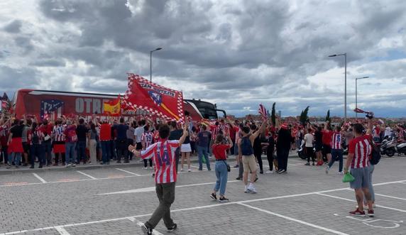 Otro recibimiento apoteósico al Atlético de Madrid en el Metropolitano.