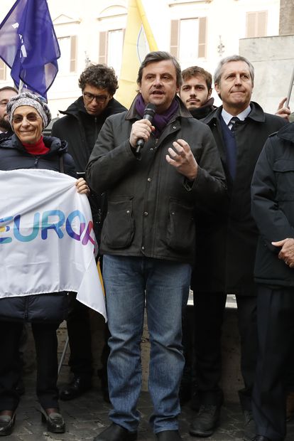 Carlo Calenda habla en una manifestación contra la reforma de la justicia en 2020.