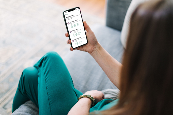 NurseFly de IAC cambia su nombre a Vivian Health a medida que expande su mercado de trabajos de salud